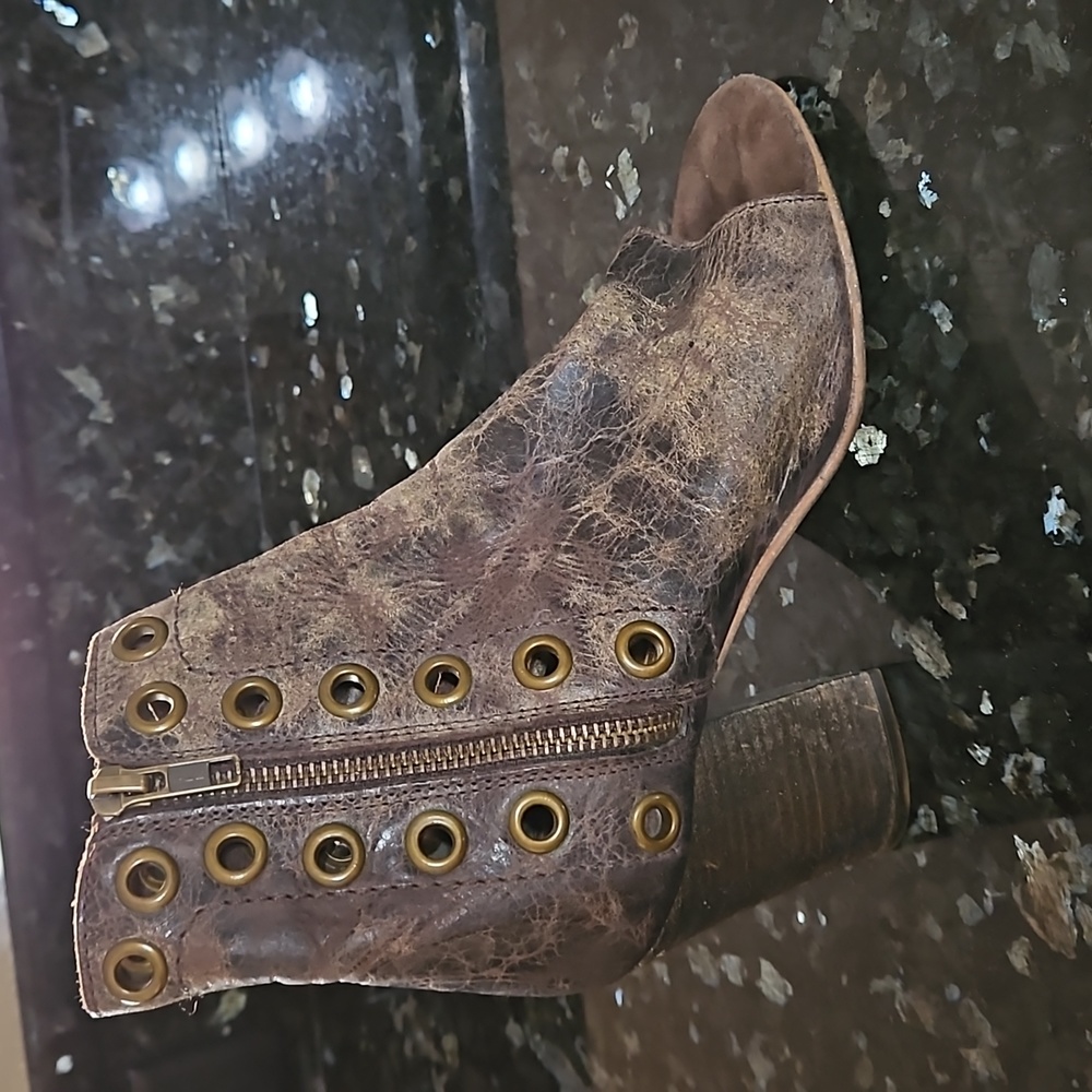 Very Gently Used Buckle Ivy Vine Heeled Boots - Picture 4 of 6